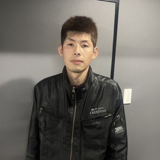 岡田俊輔様