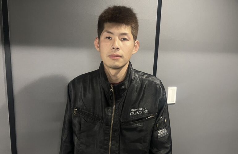 岡田俊輔様